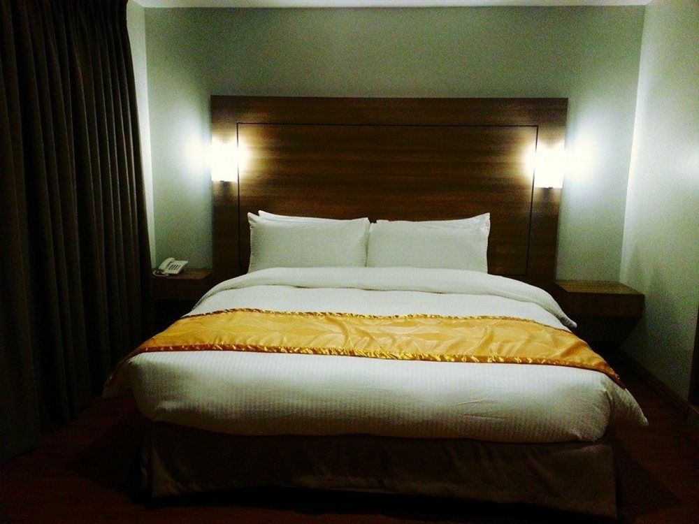 Vista Real Hotel 따가이따이 외부 사진