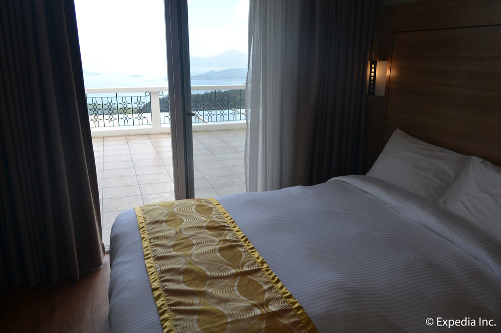 Vista Real Hotel 따가이따이 외부 사진