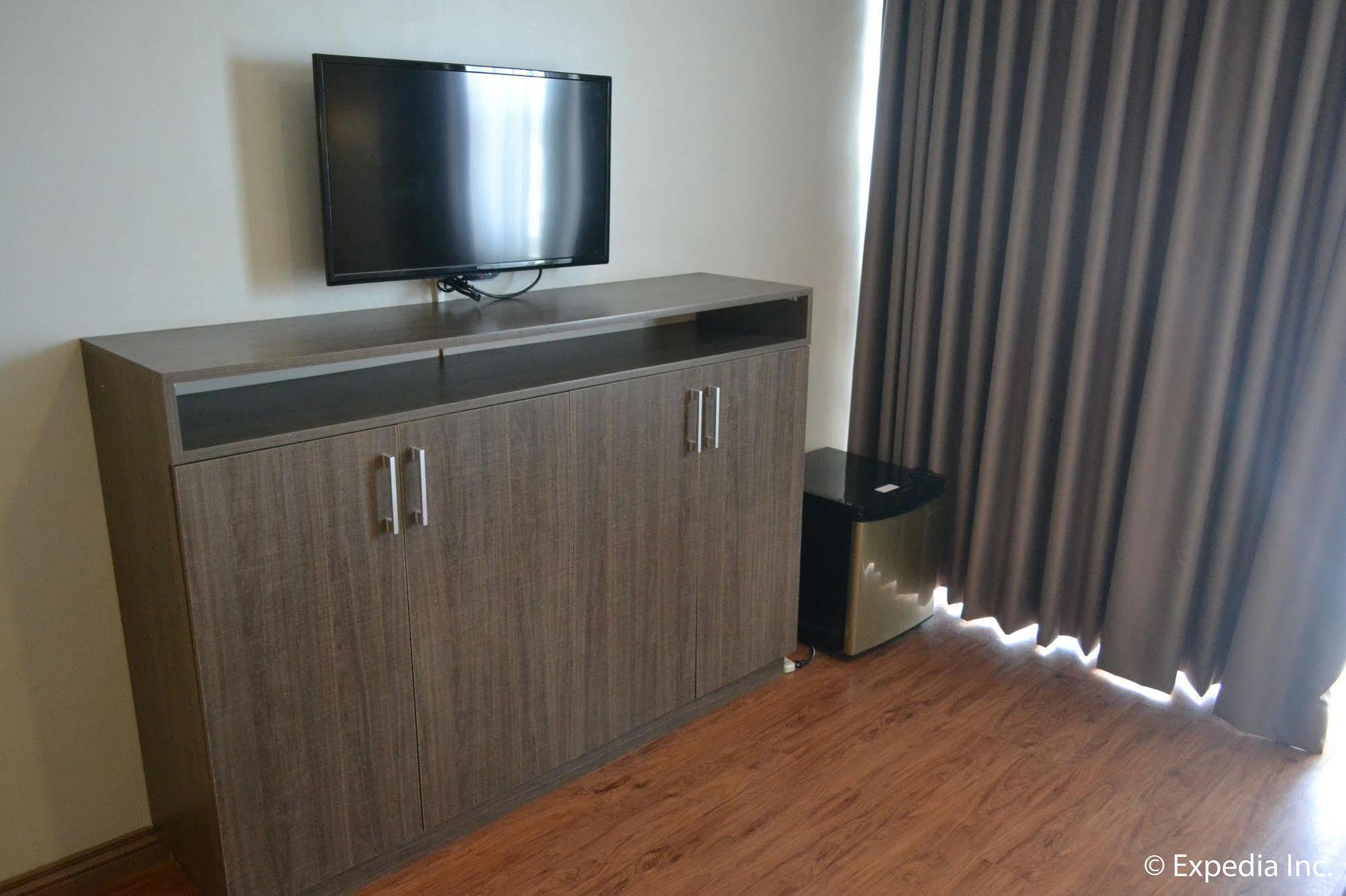 Vista Real Hotel 따가이따이 외부 사진