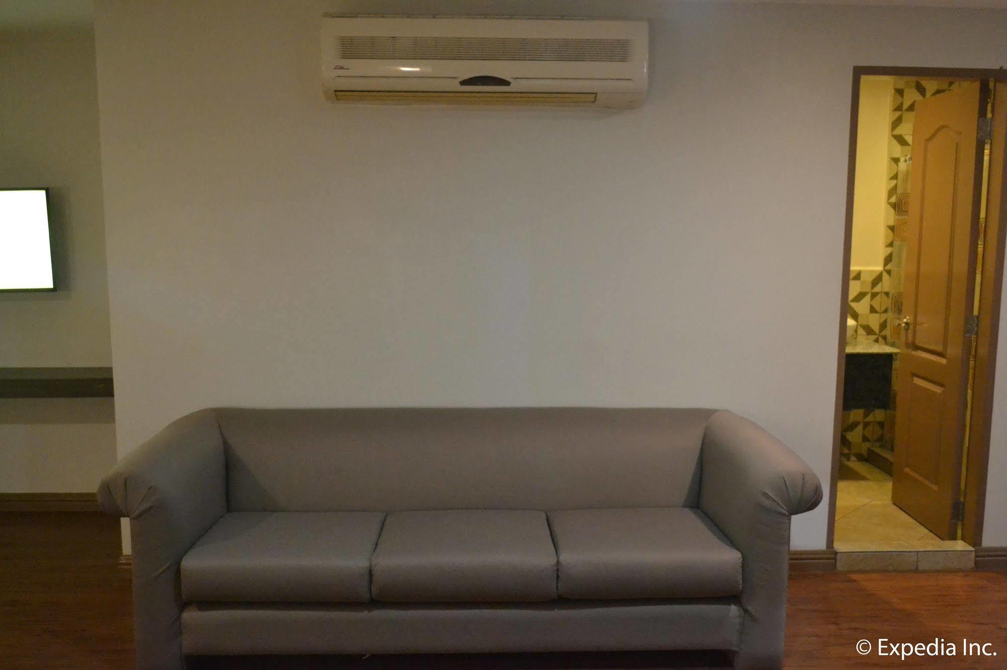 Vista Real Hotel 따가이따이 외부 사진
