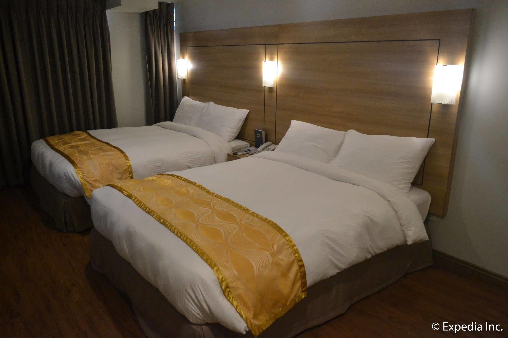 Vista Real Hotel 따가이따이 외부 사진