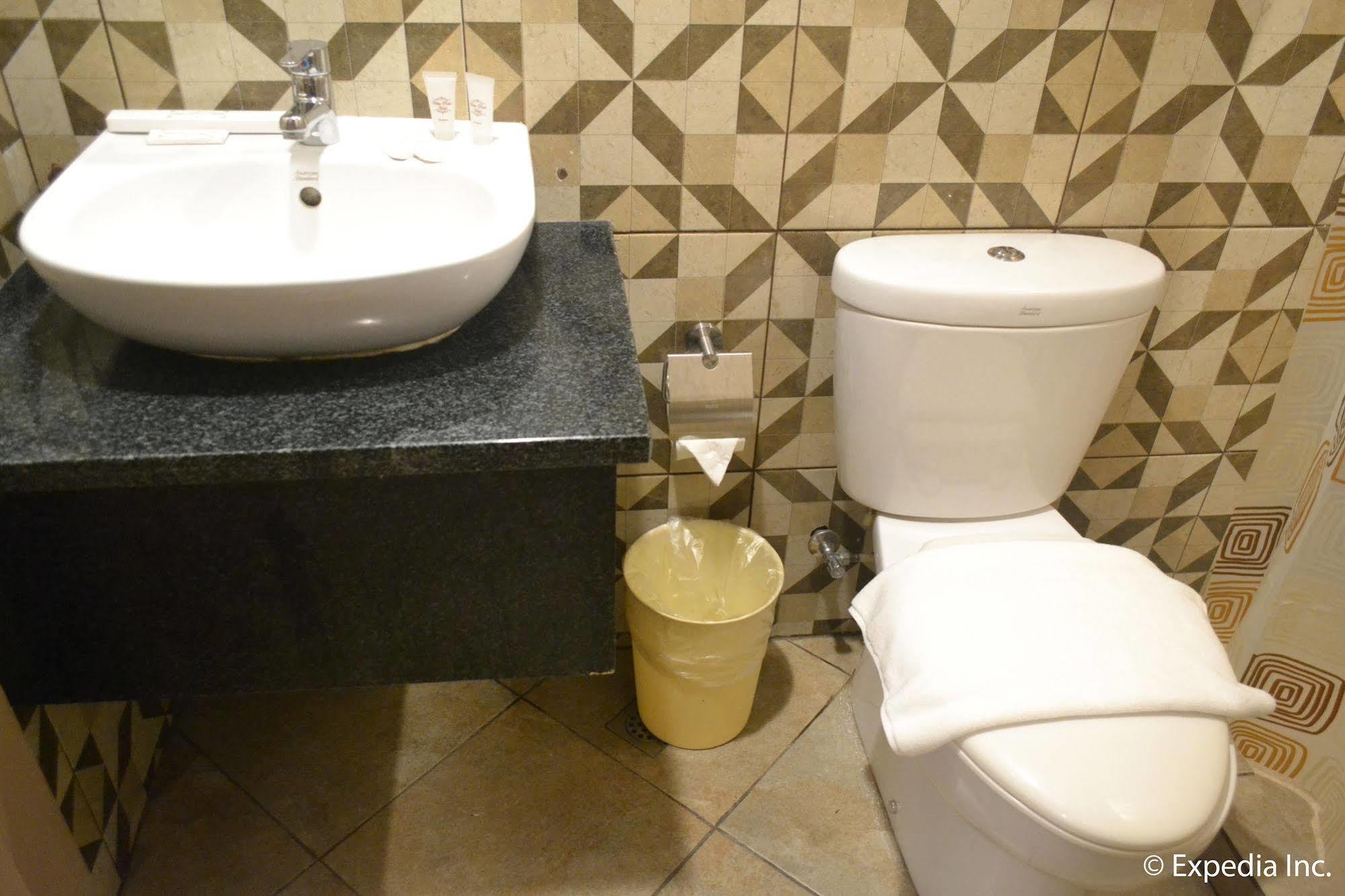 Vista Real Hotel 따가이따이 외부 사진