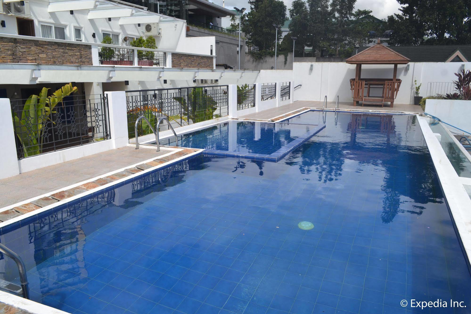 Vista Real Hotel 따가이따이 외부 사진